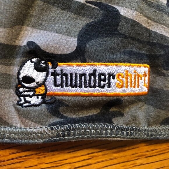 Thunder Shirt from ThunderPatch for 40-50 lb. dogs - Picture 2 of 4